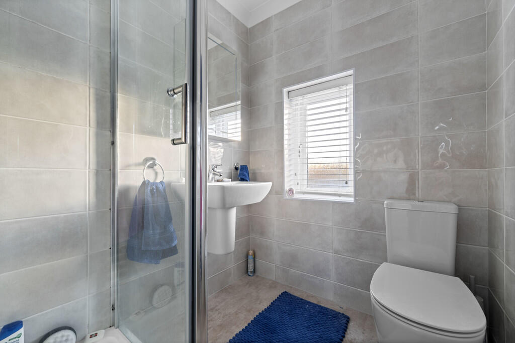 7 Lincoln Road, B...