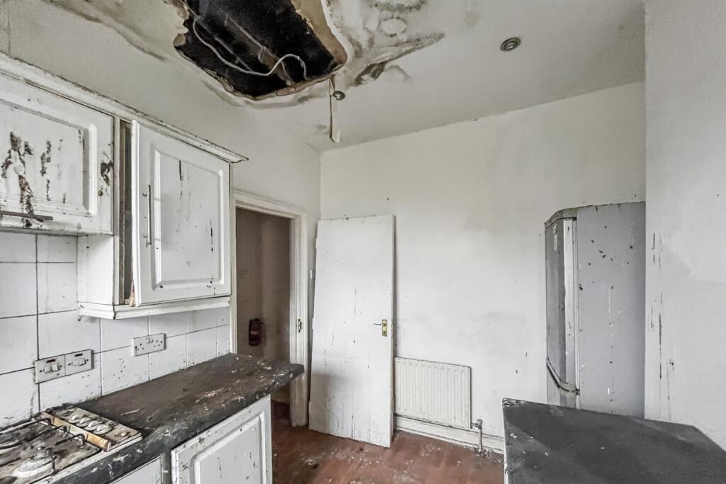 Upper and Lower Flat, 20 Fernham Road, Thornton Heath CR7 8JD