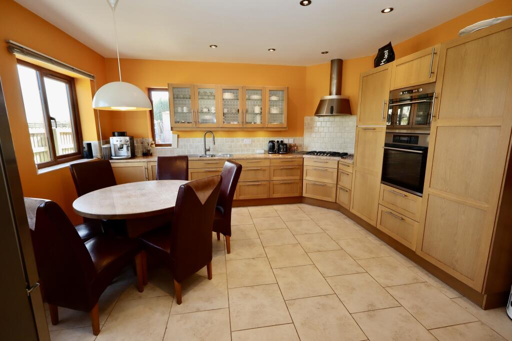 Kitchen diner