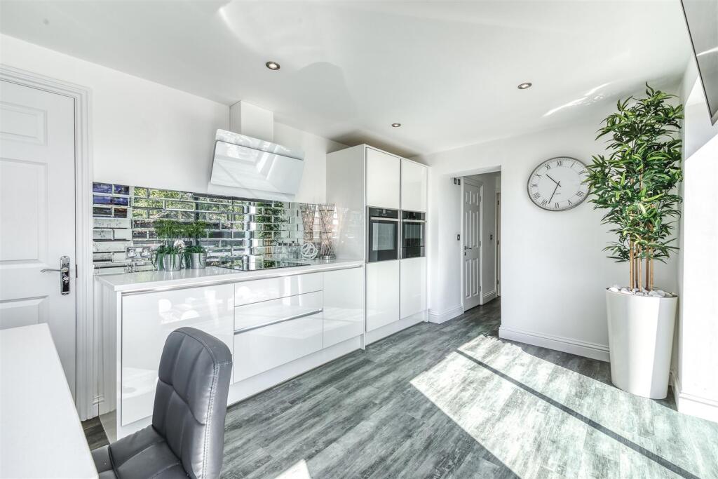 Living Kitchen/Dining/Family Room