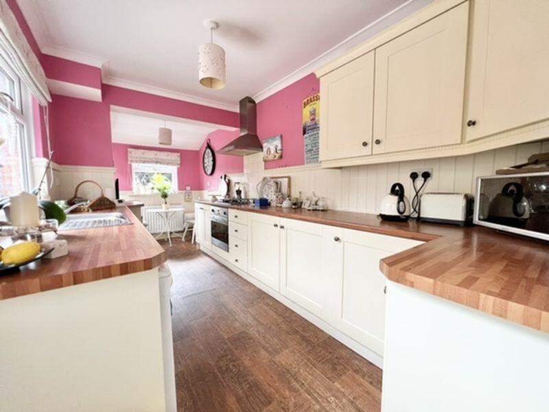 Kitchen breakfast room
