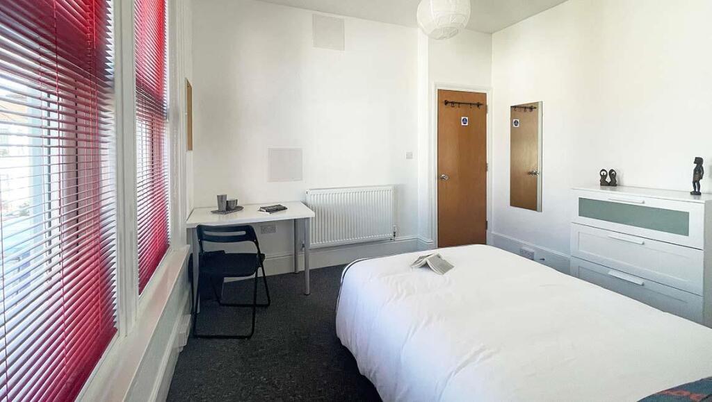 6-bed-student-house-britannia-rd-north-2-portsmout