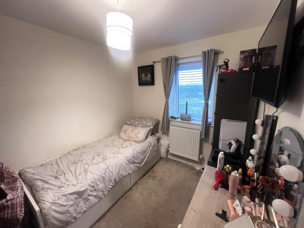 2nd bedroom