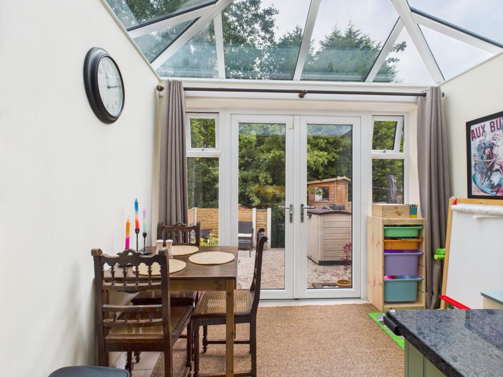 CAM03729G0-PR0080-STILL011