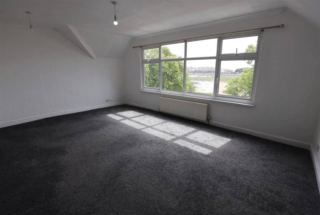 Bedroom 2 .JPG