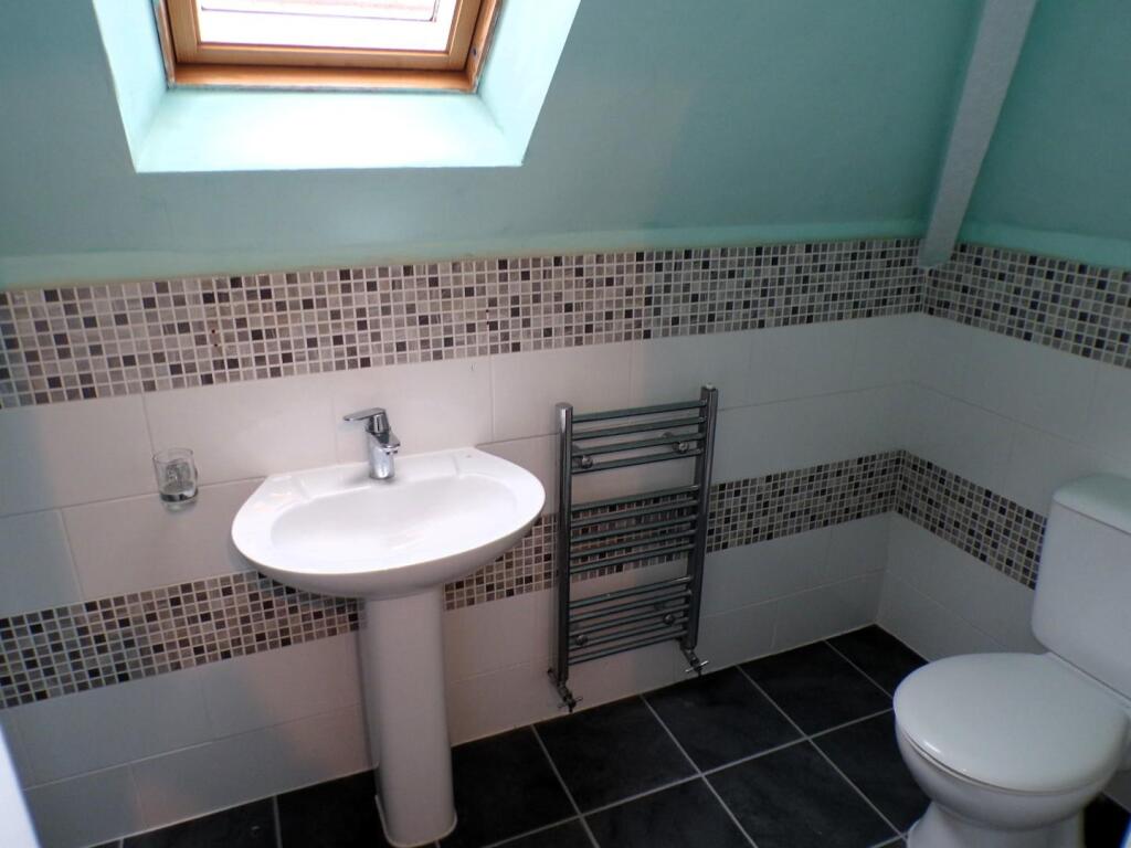 WyndaleDv22ensuite.JPG