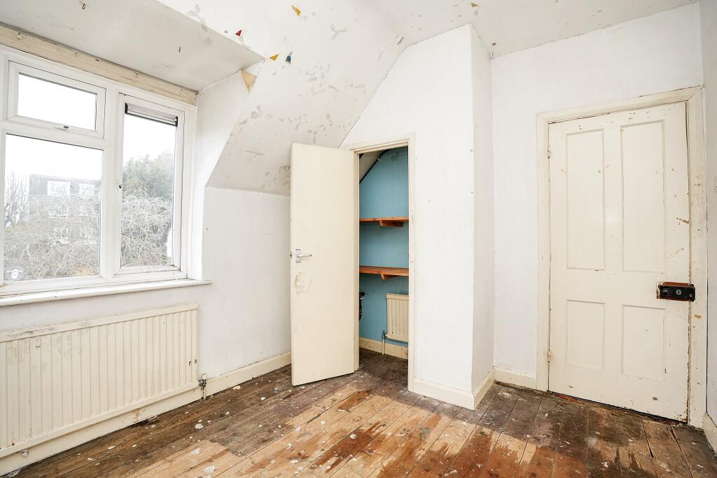 82 Woodlands Road, Chippenham, Wiltshire, SN14 0HG
