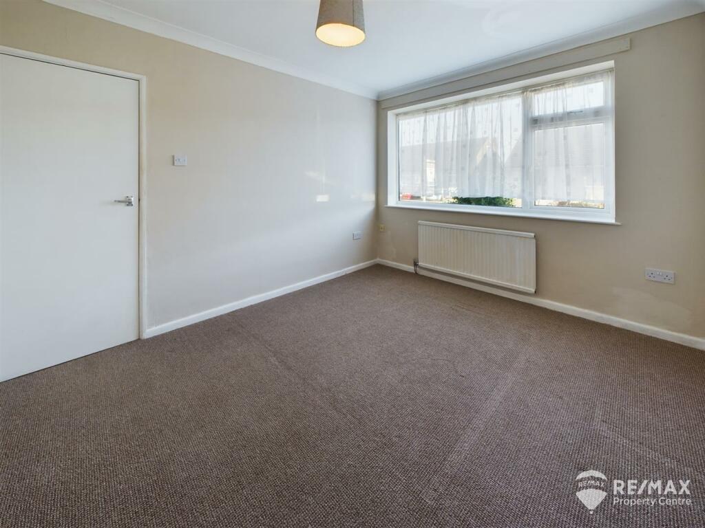 Bedroom 1.jpg