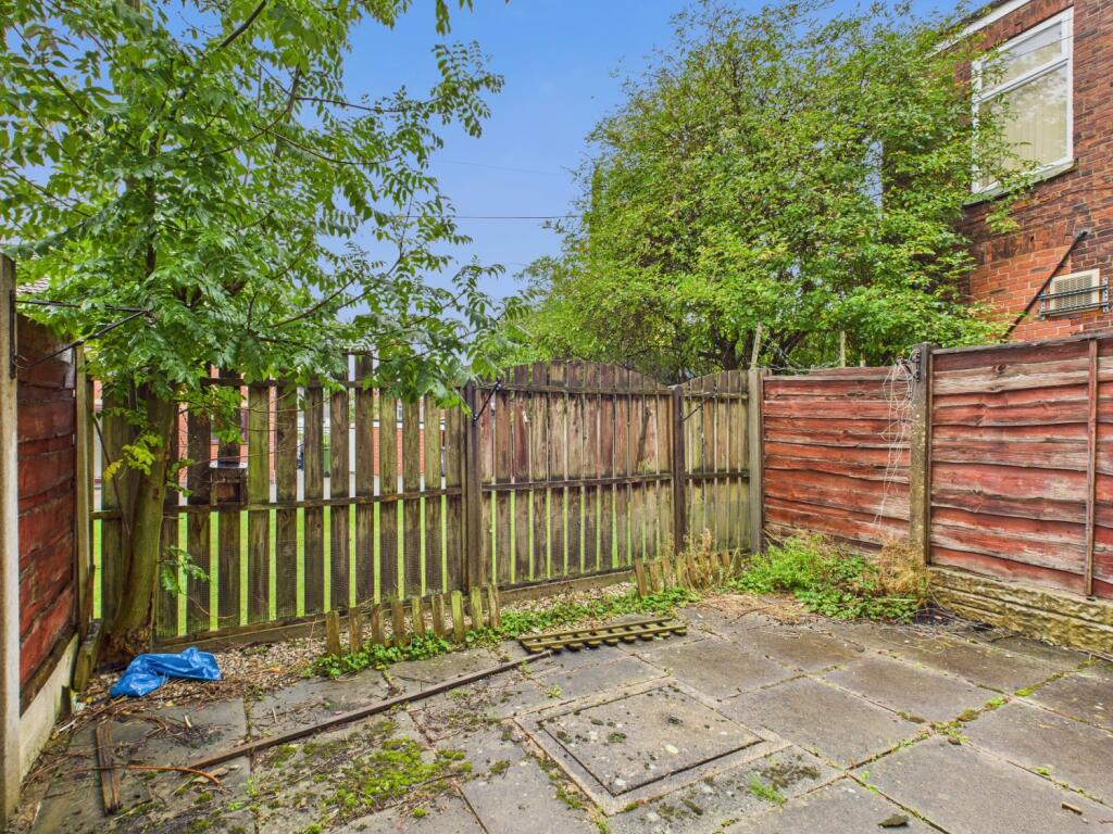 CAM03729G0-PR0141-STILL011