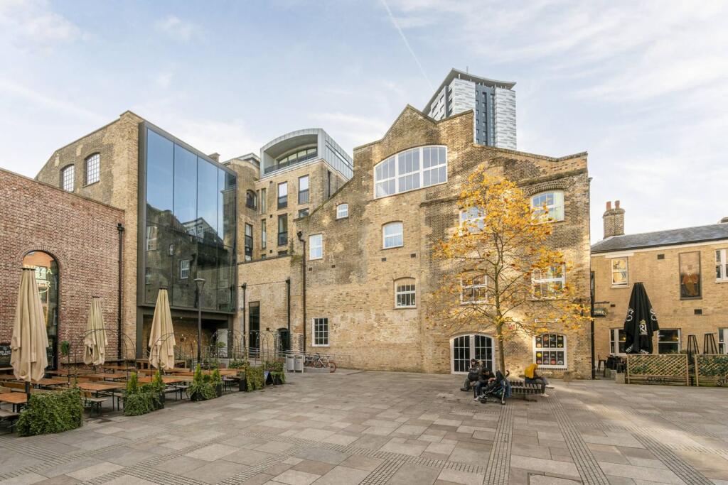 Bubbling Well Square, Wandsworth Town, London, SW18