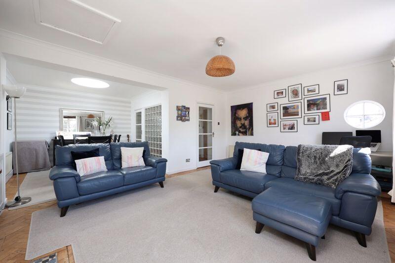Sitting/Dining Room