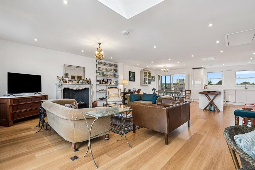 Thorney Crescent, Morgans Walk, London, SW11