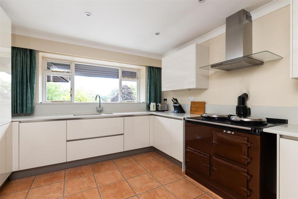 Maybury Farm, Kitchen