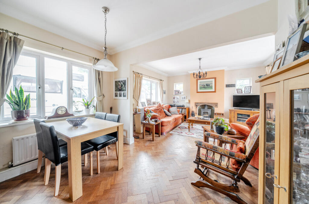 1296841-2-682f16a...