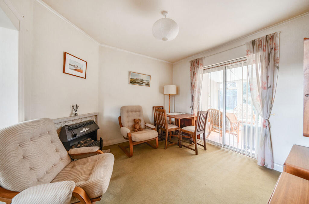 Sitting/Dining Room