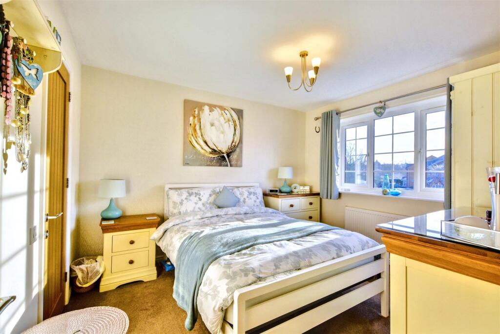 Bedroom 1_1.jpeg