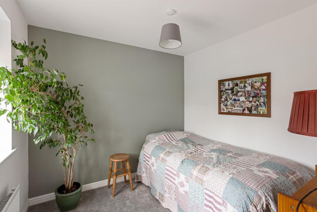 89 Harebell Rd-10.jpg