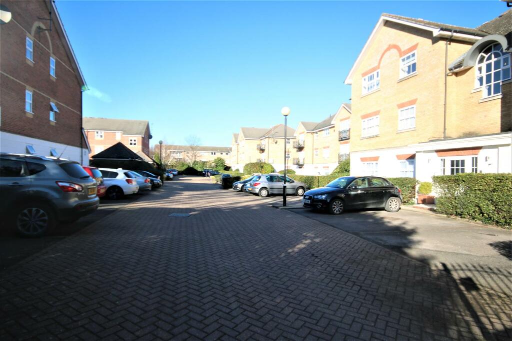 SECURE OFF STREET PARKING &amp; ACCESS TO BLOCK: