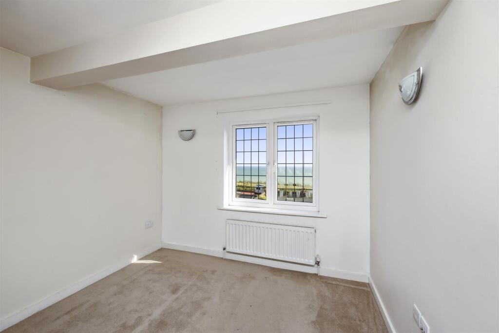 Marine Drive 105, Newick Place H3-004.jpg