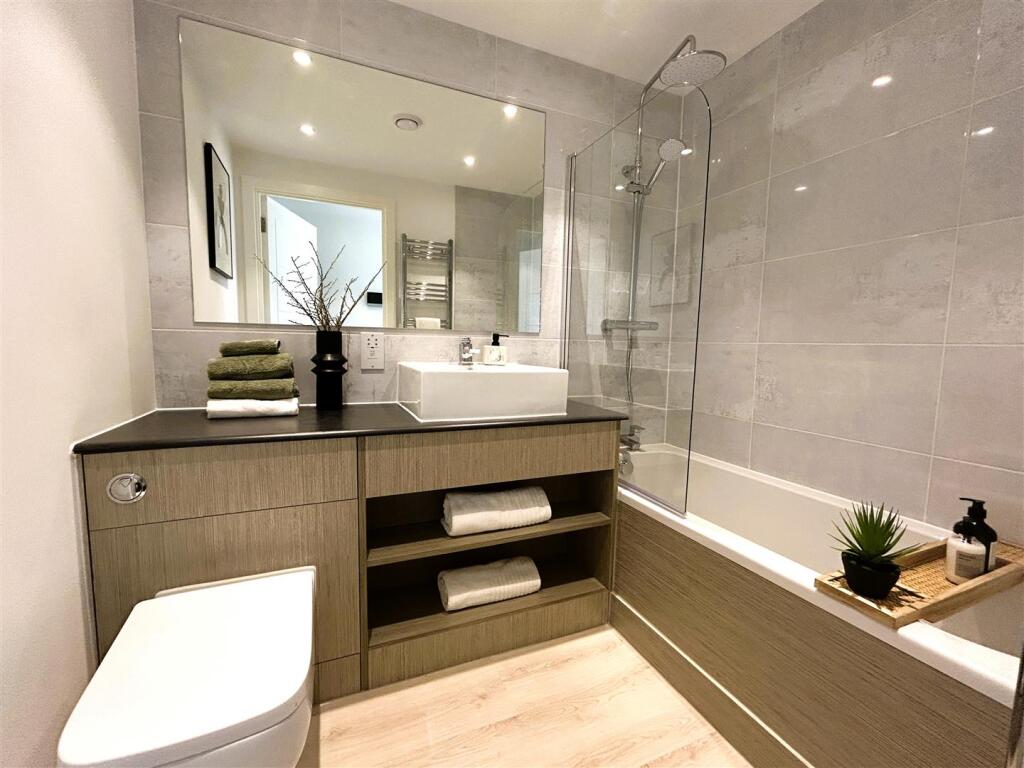 BATH.JPG