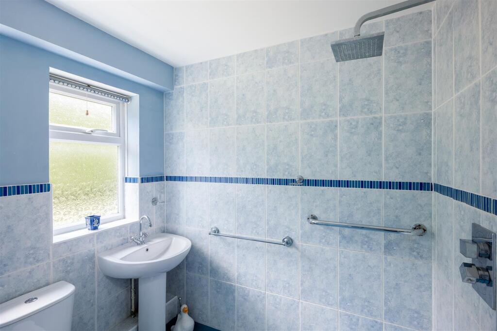 19 Ditchley Road-10.jpg