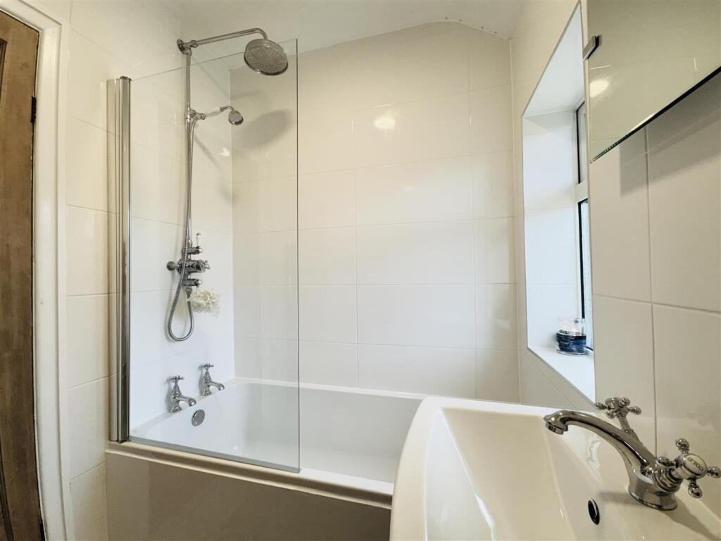 HOUSE BATHROOM