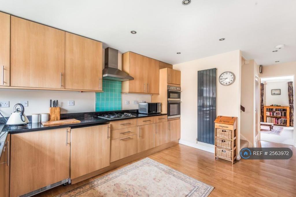 Very Spacious Kitchen