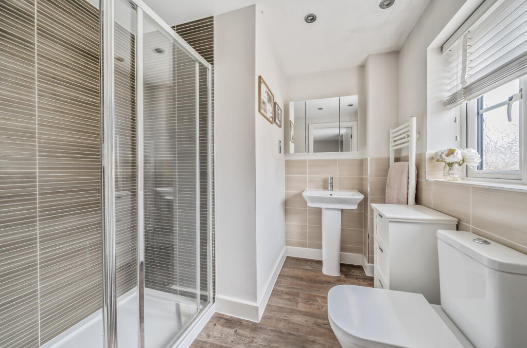 1362532-12-68e929...