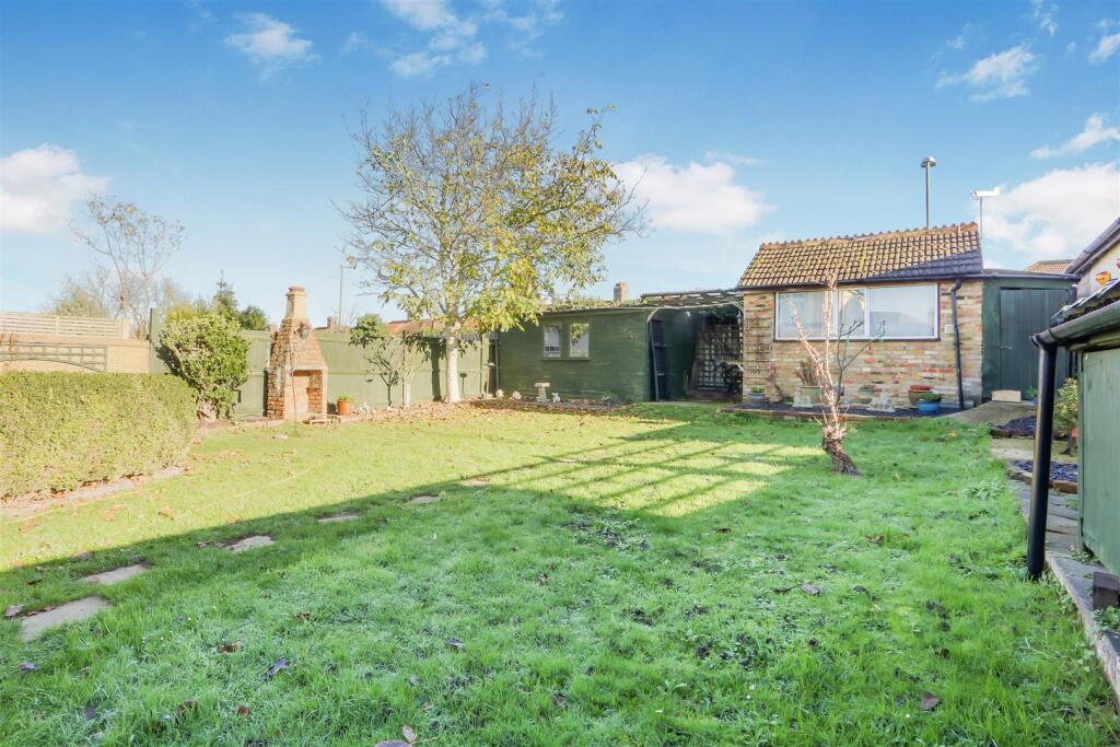 1577563810 - 15 Barrow Avenue SM5 - 8.jpg