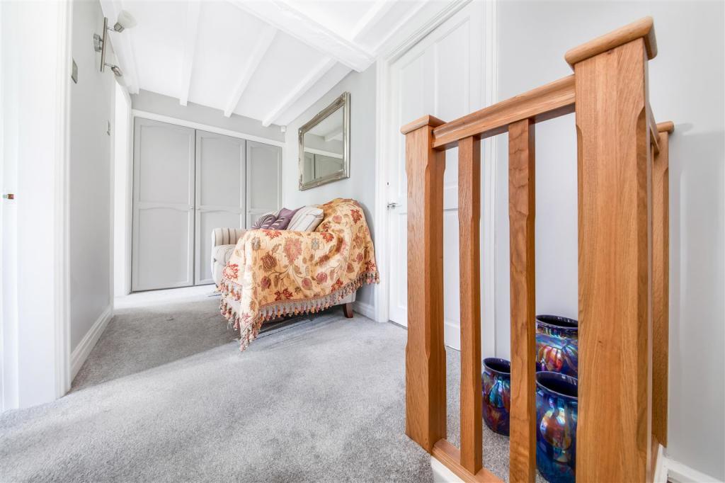FIRST FLOOR LANDING