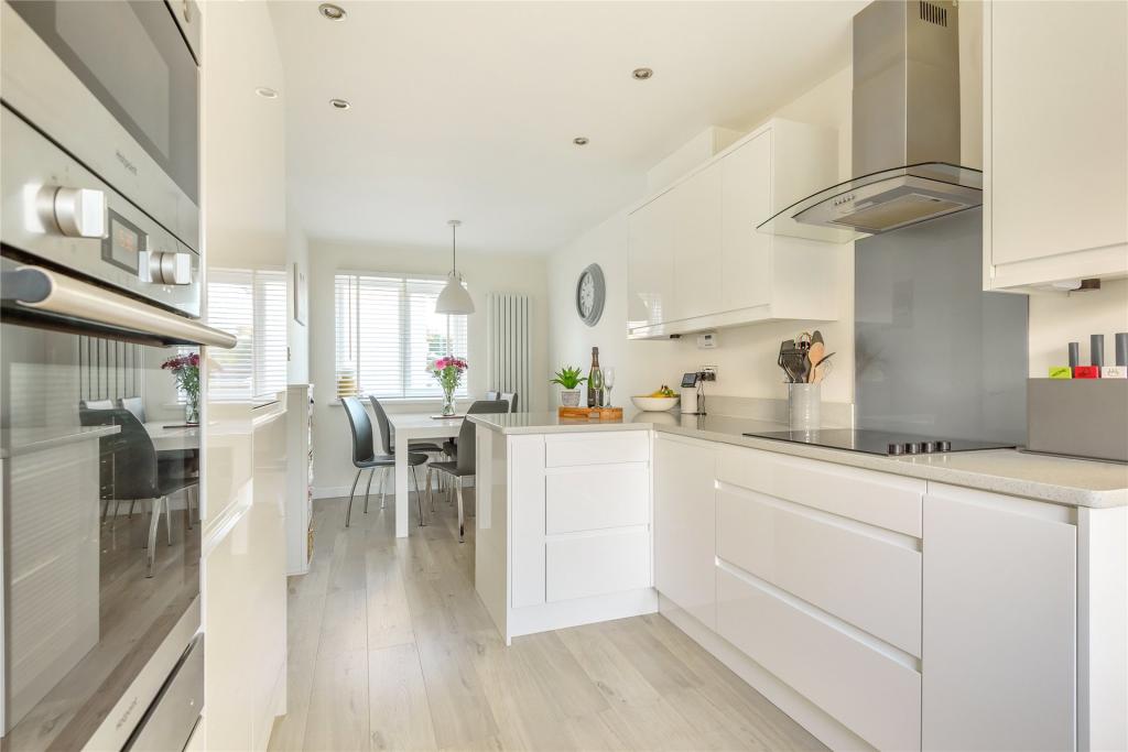 Kitchen/B'fast Rm