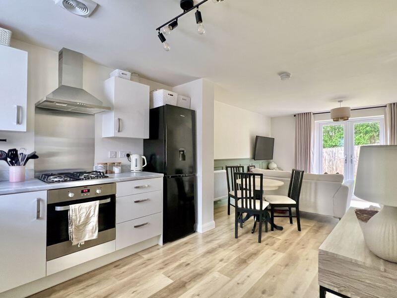 Kitchen / Dining