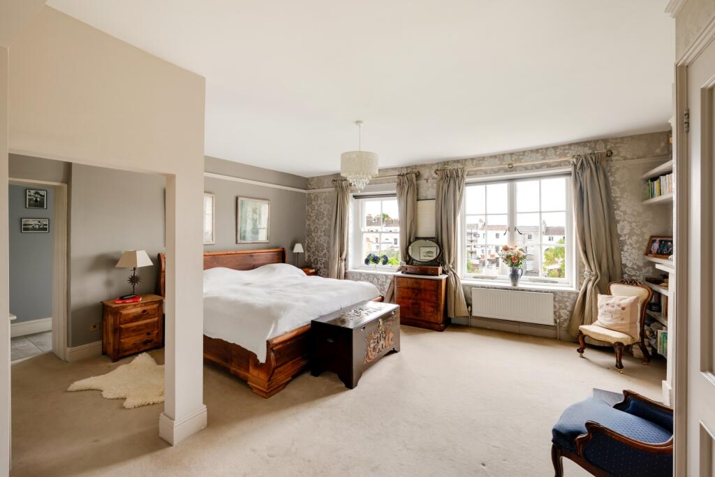 Principal bedroom