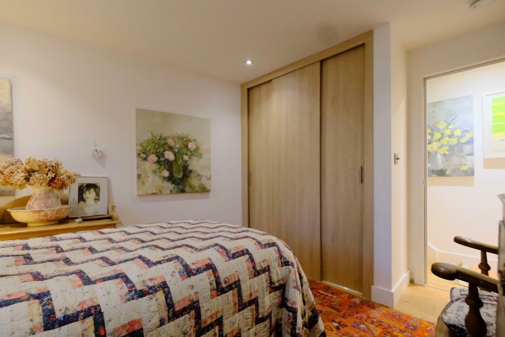 Fitted wardrobe with sliding doors