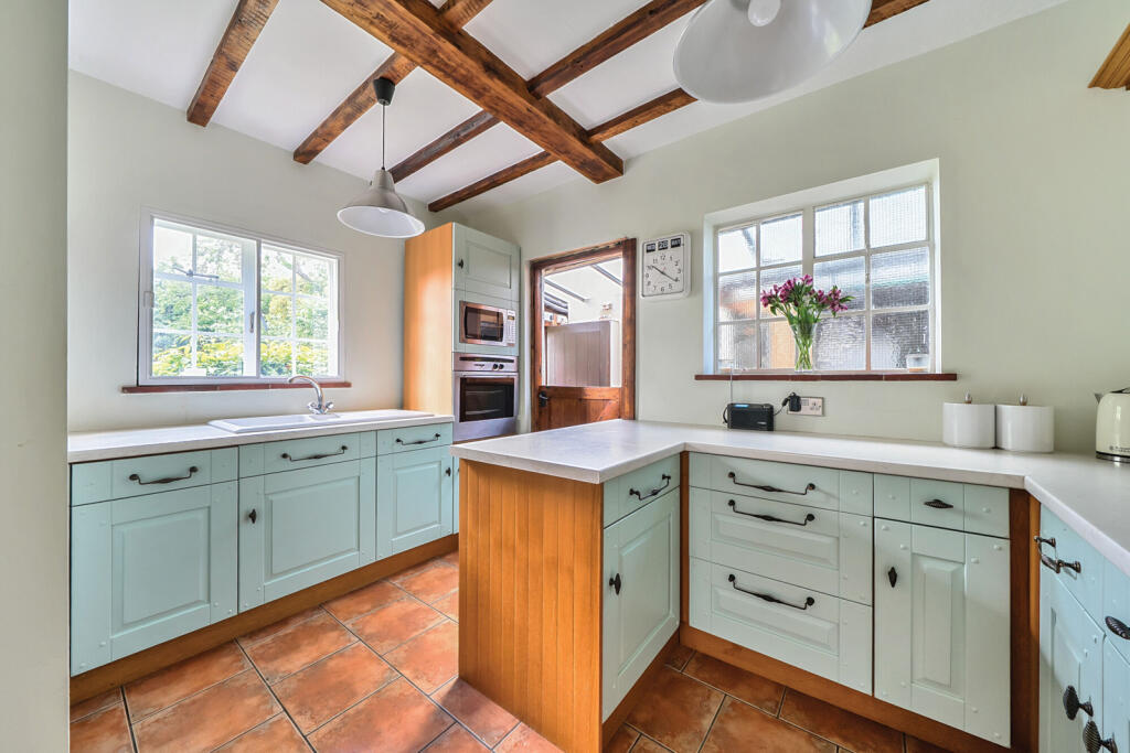 1300109-13-6836d9...