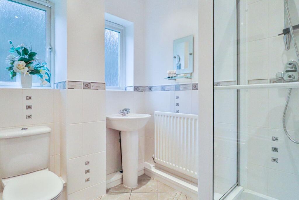 Family bathroom II