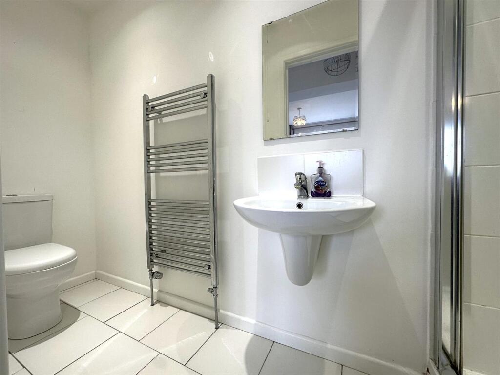 Master En-Suite Shower Room 690