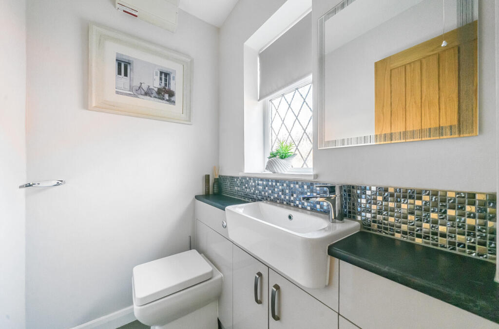 1371573-22-68f8a7ac96a36