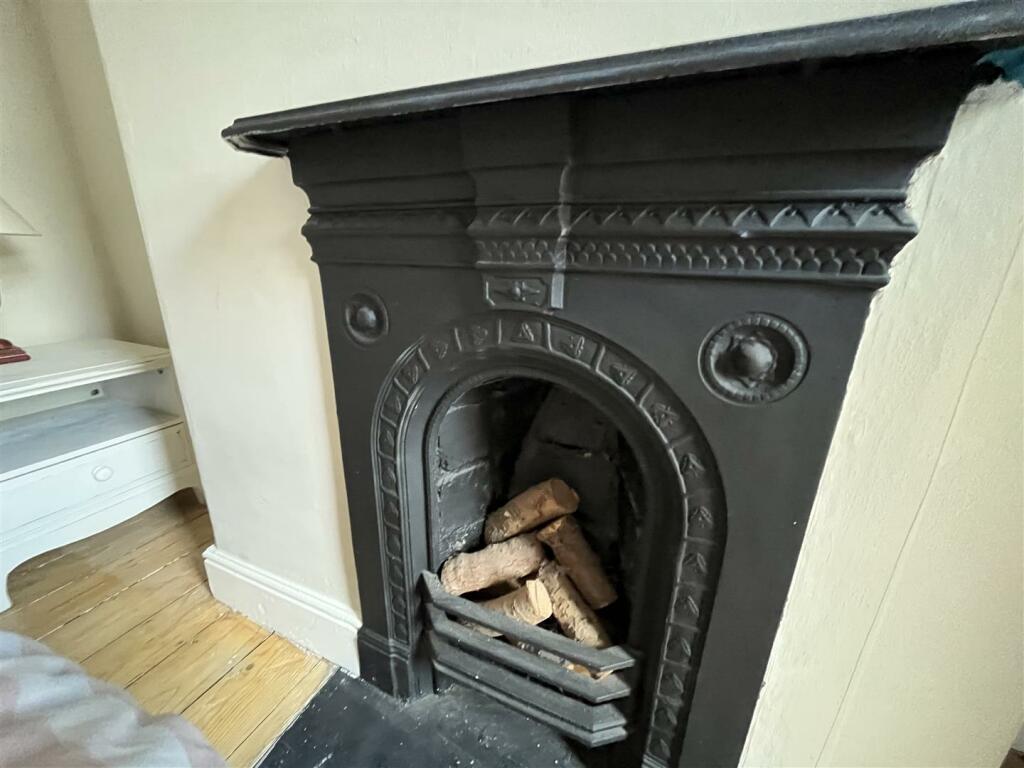 Bed 2 - Fireplace Feature
