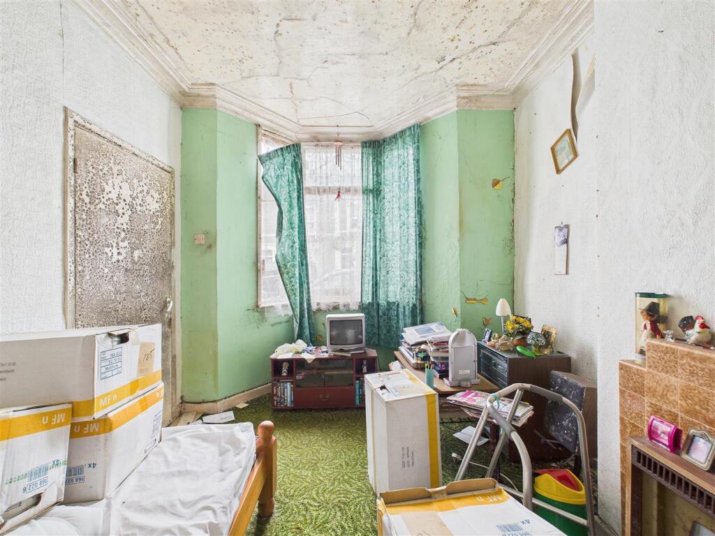 3 - Victorian House for Auction, Staple Hill.jpg