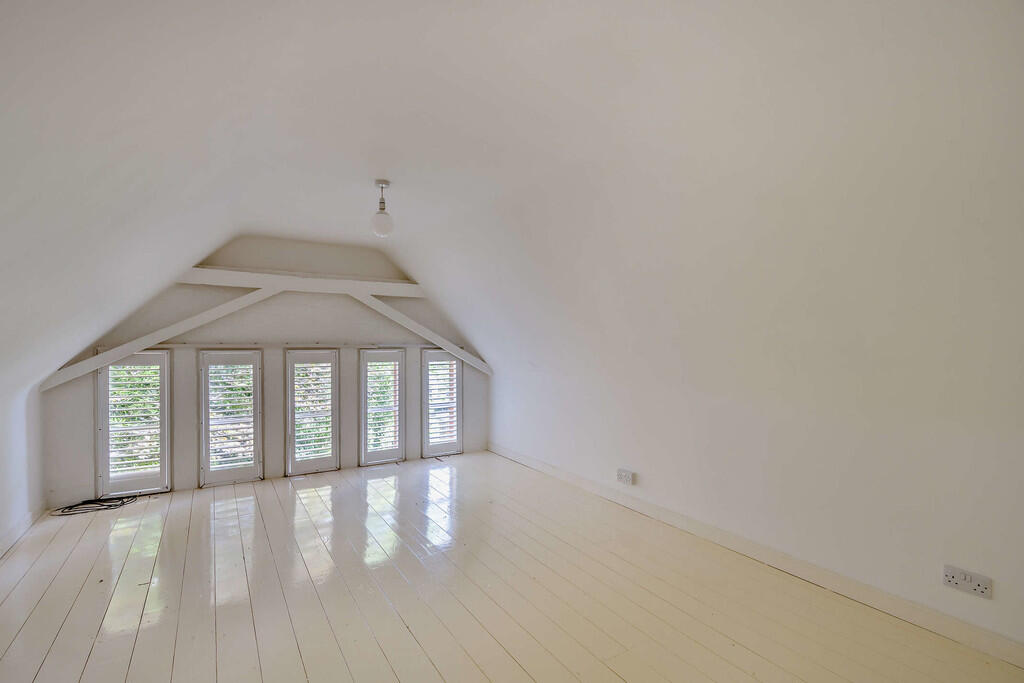 8659306-interior2...