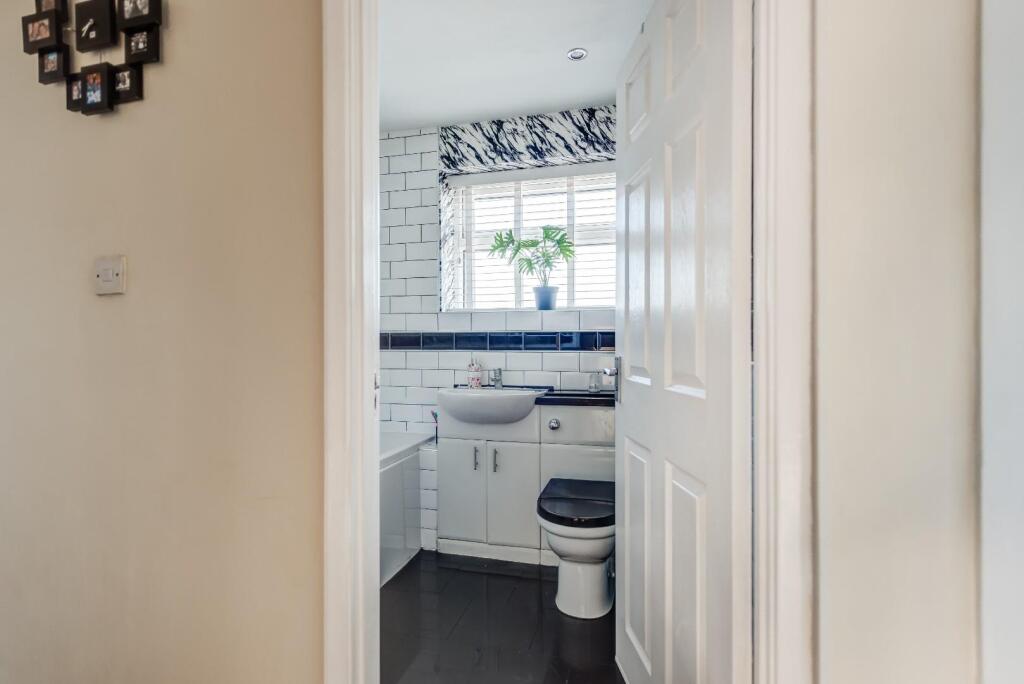 20WillowCrescent(Interior)-19.jpg