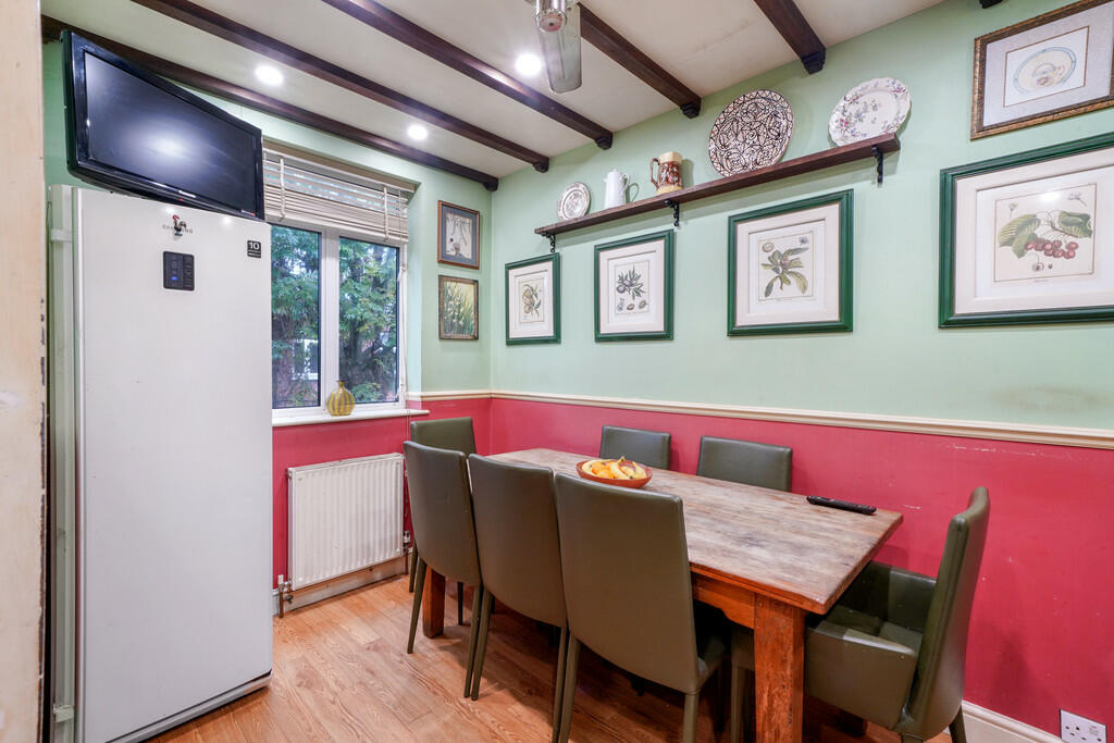 40A Deacon Road -...