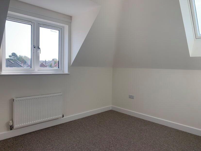 120092444_2834143300