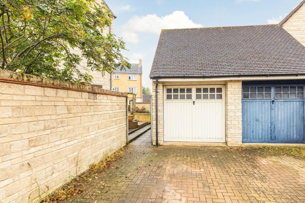 Garage/Parking