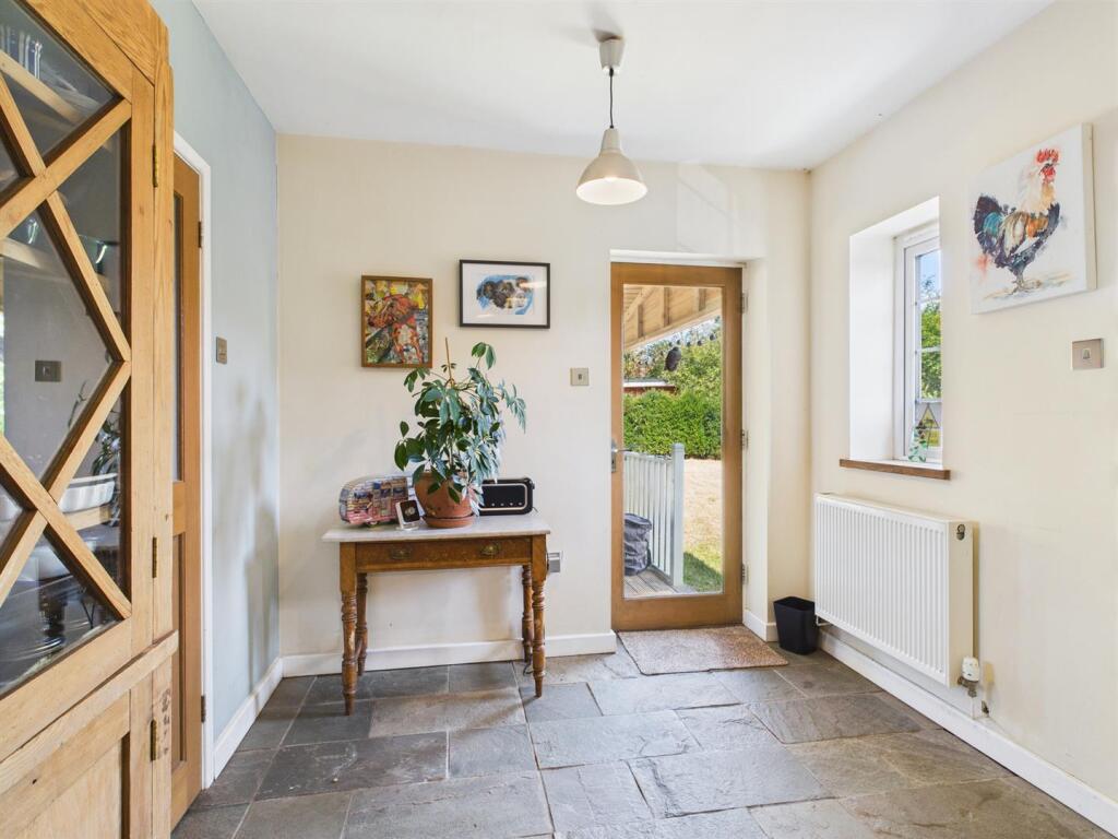 Rear Lobby/Boot Room