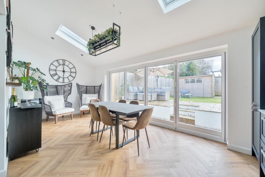 1389439-12-695d222a21894