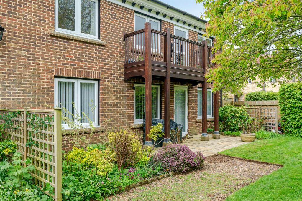 26 Malthouse Court, Towcester (2).jpg