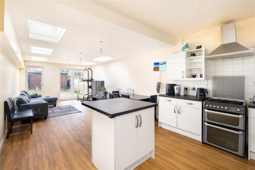 Kitchen/Living Area