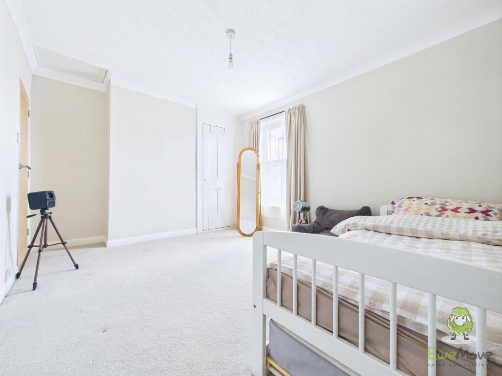 CAM01543G0-PR0145-STILL049